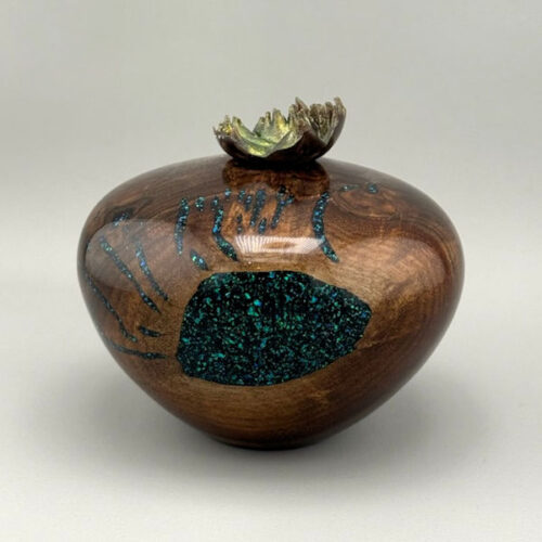 Black Walnut Urn with Dark Green Opal Inlay (16 ci)